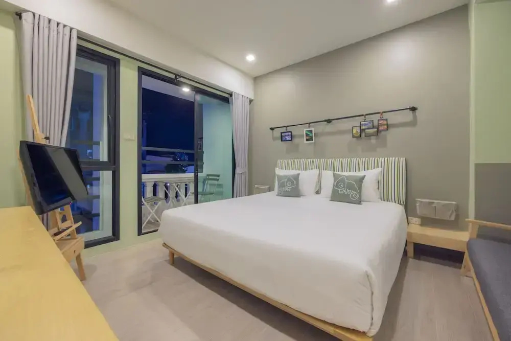 Deluxe Double room with balcony (full double bed)