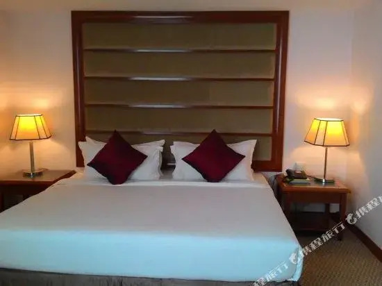 Oriental Crystal Hotel