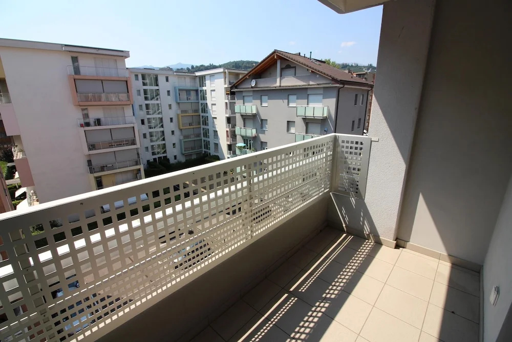 Santi Apartment Few Min From Lake