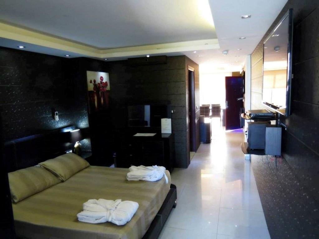 Senator Hotel — 3