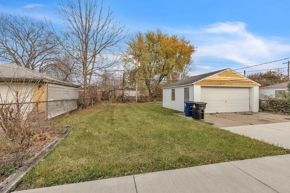 Cozy 3br Westland Retreat 3 Bedroom Home by RedAwning