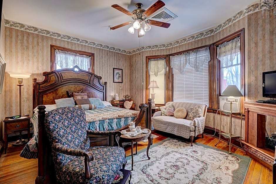The Grandison Inn Bed & Breakfast by null