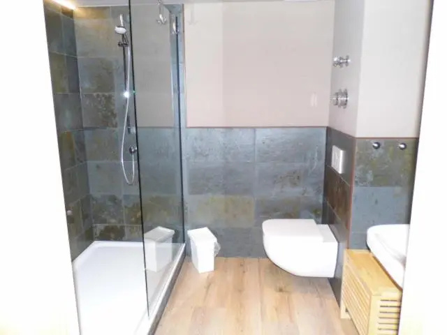 3 Bedrooms Apartment