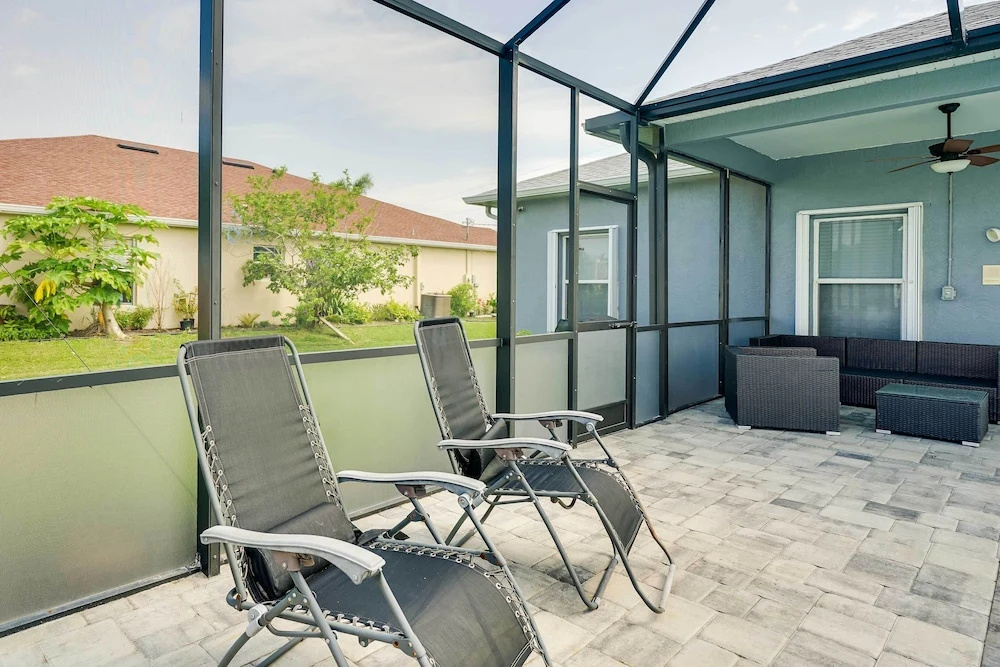 Affordable Salt Water Private Pool 3BR Home