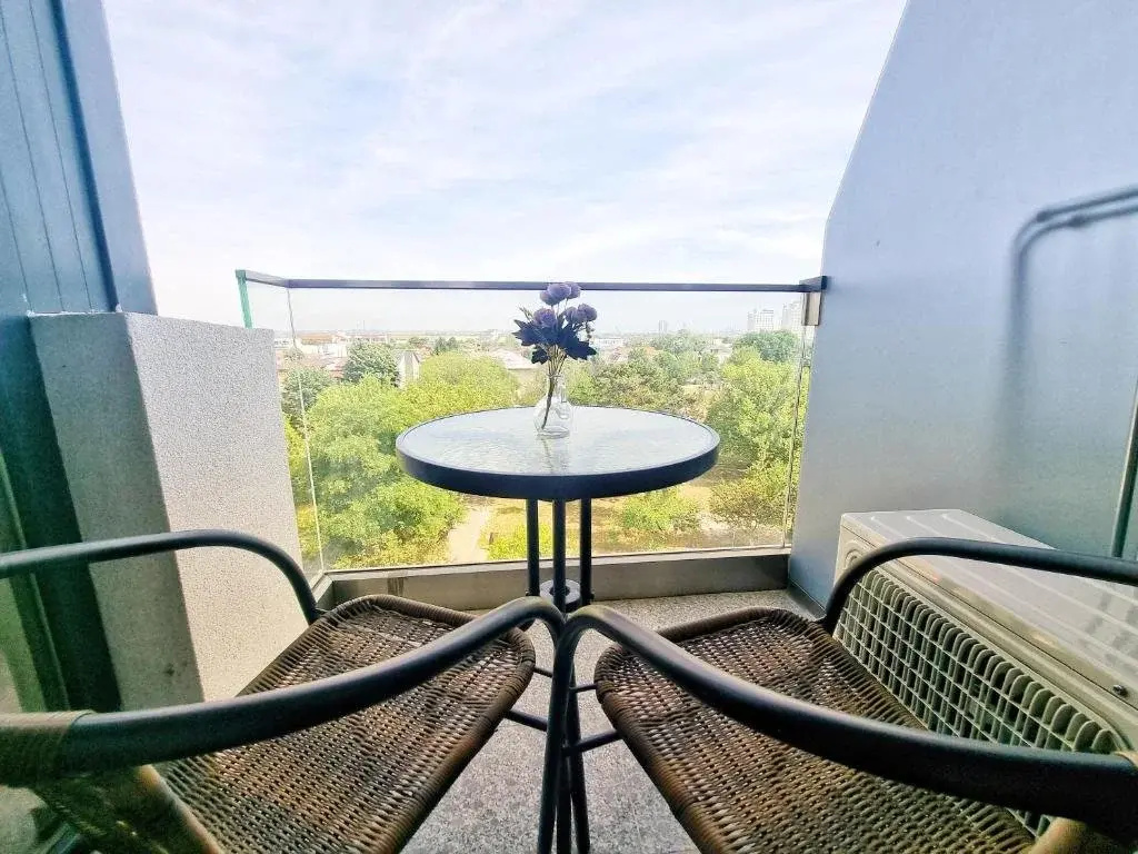 Seven Eleven Luxury Apartment - фото 7