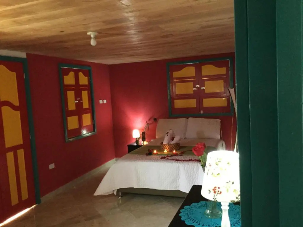 Deluxe Double Suite (full double bed)