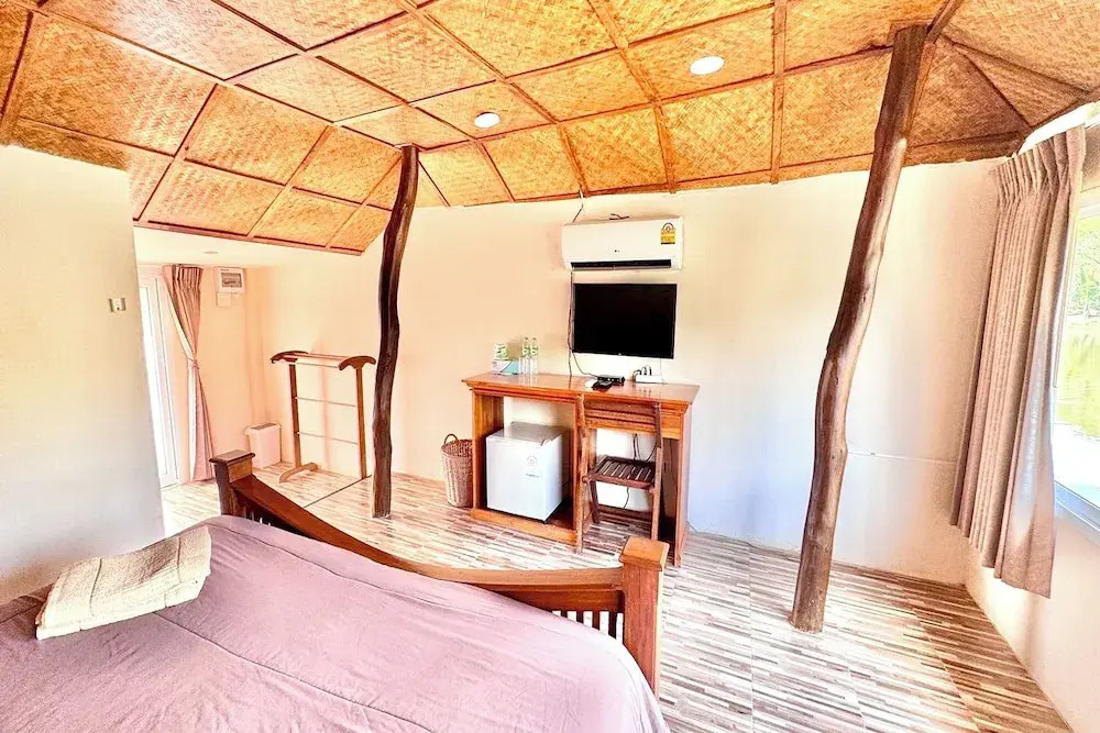 Бунгало с видом на реку в Fahluang Resort