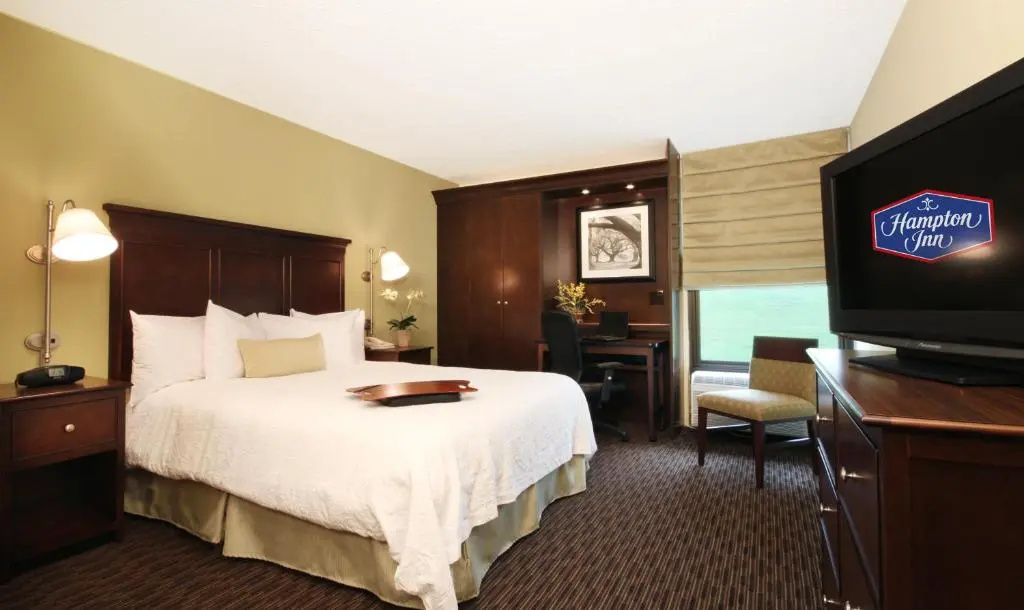 Deluxe Double room (full double bed)