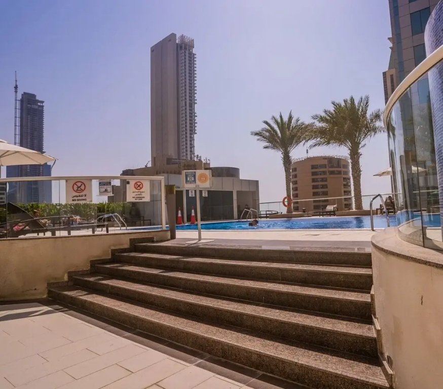 KOHH – 1BR in Botanica Tower