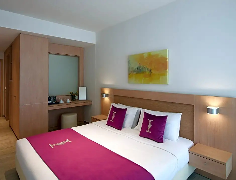 Comfort room
