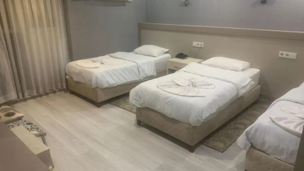 Fly Hotel — 3