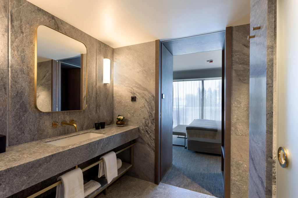 Отель Altis Porto Hotel, member of Preferred Hotels & Resorts – L.V.X. в Порту