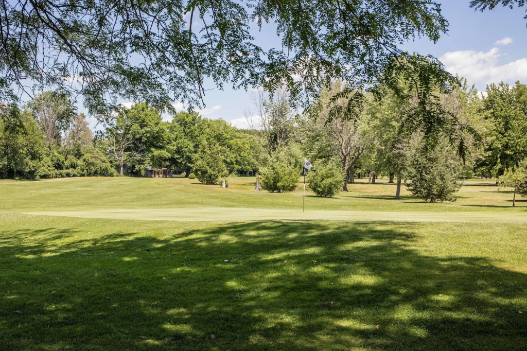 Forest Golf Club and Inn