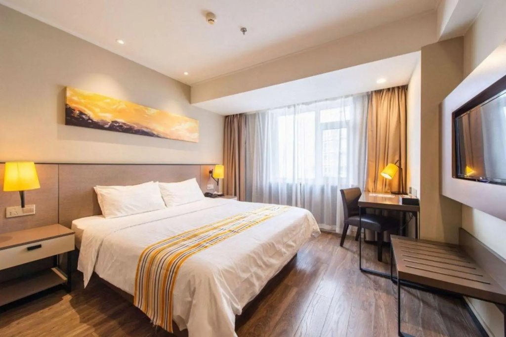 Homeinn Plus Hotel (Dandong Yalu River Grand Bridge Broken Bridge Scenic Area Railway Station)