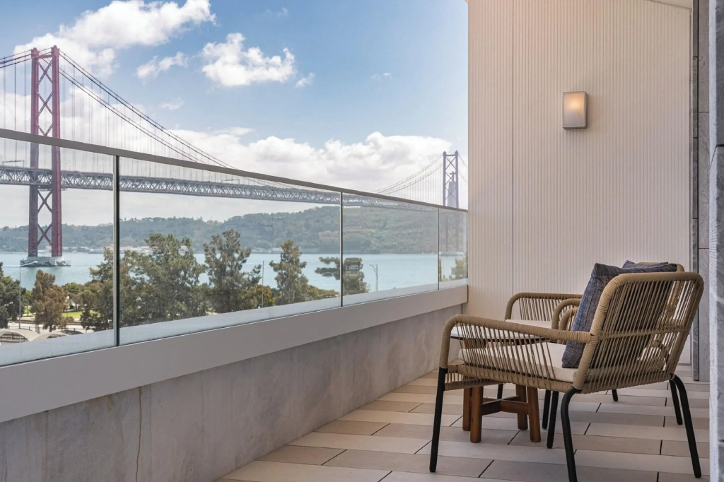 Balcony & Terrace