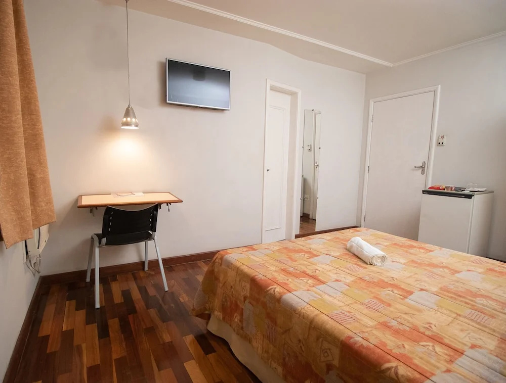 Deluxe Double room (full double bed)