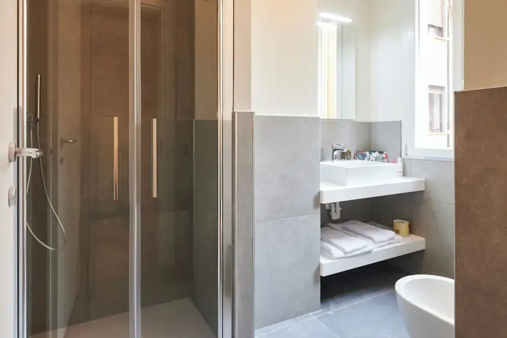 Deluxe Double room (full double bed)