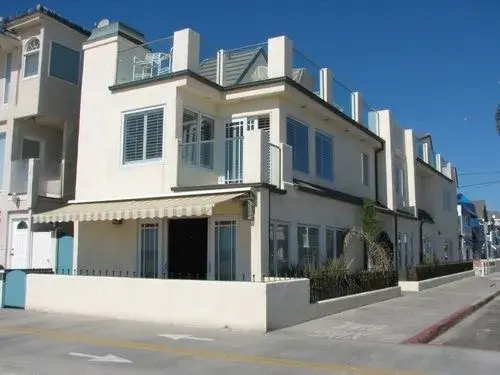 W Ocean Front 68204 by RedAwning