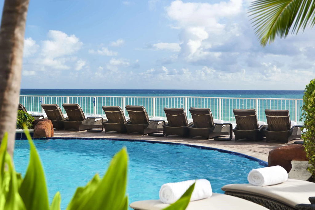 Trump International Beach Resort - 3