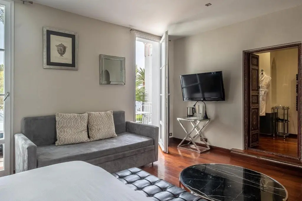 Deluxe Double room with sea view (full double bed)