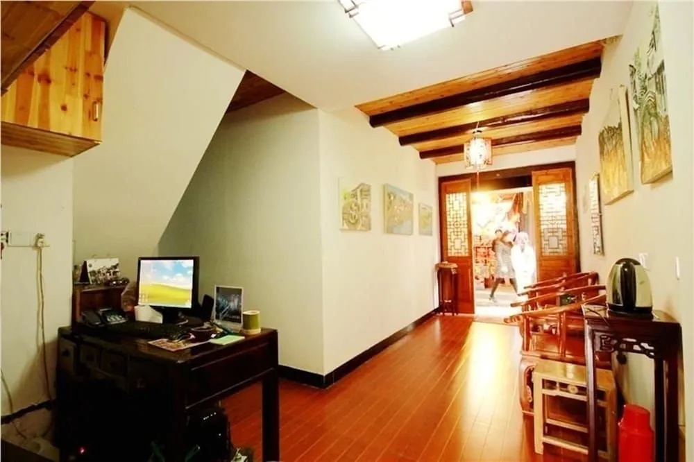 Lobby & Reception