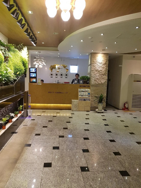 Lobby & Reception