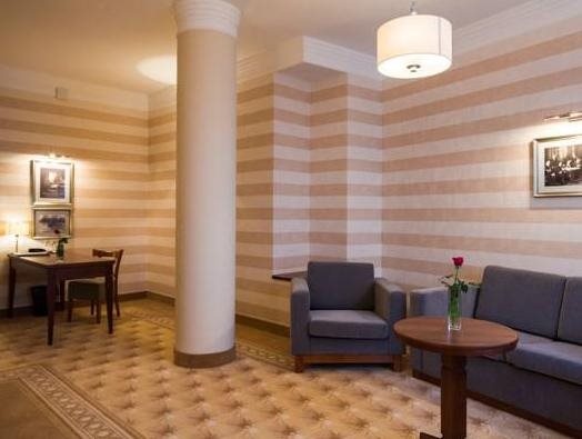 Hotel Esperanto — 2