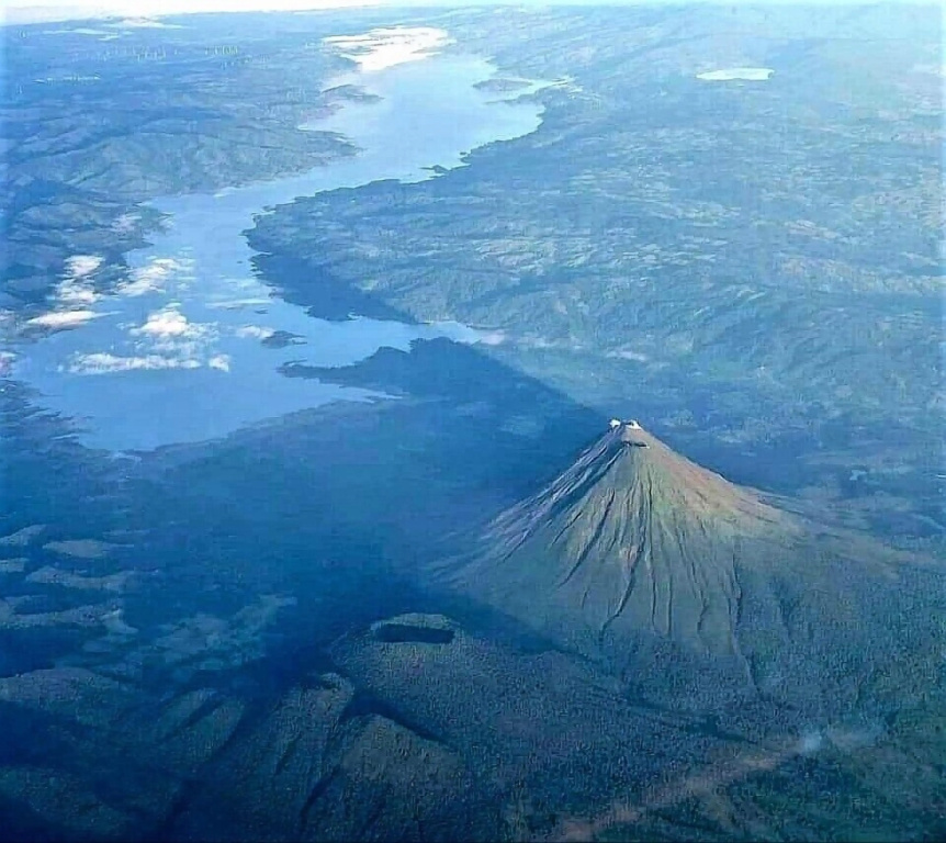 Lake Gardens Arenal Villas