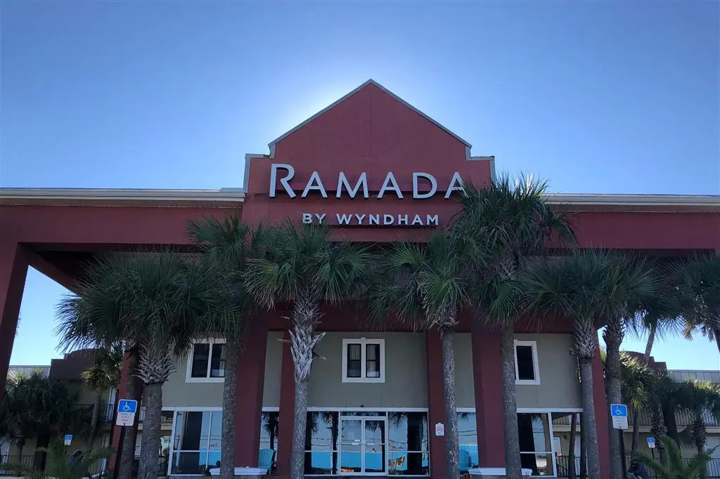 Ramada by Wyndham Panama City Beach / Beachfront
