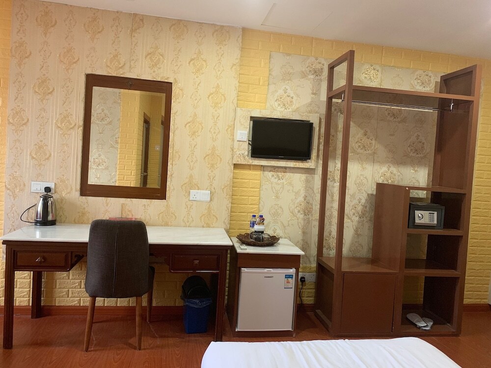 Easy Hotel