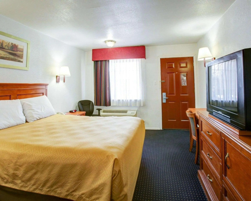 Econo Lodge Temple Room Type - Standard Double room (full double bed)