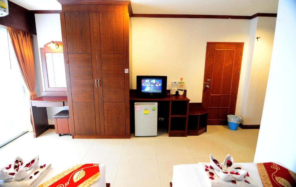 Трёхместный номер Superior в Arita Hotel