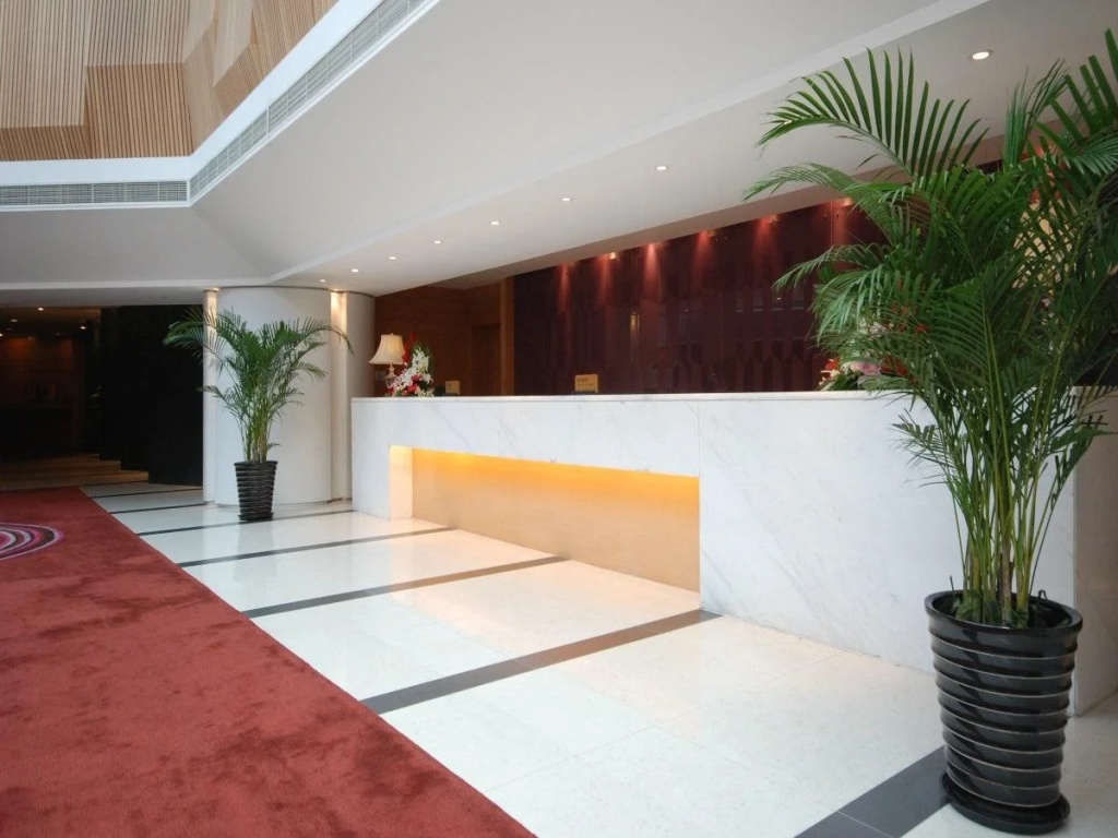 Lobby & Reception