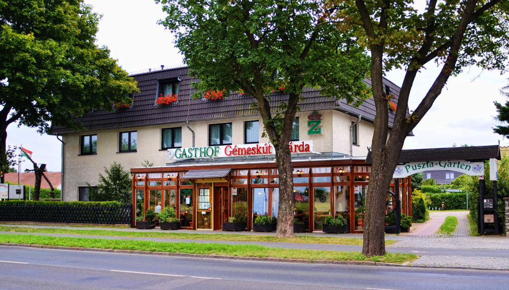 Hotel und Gasthof Zum Ziehbrunnen image