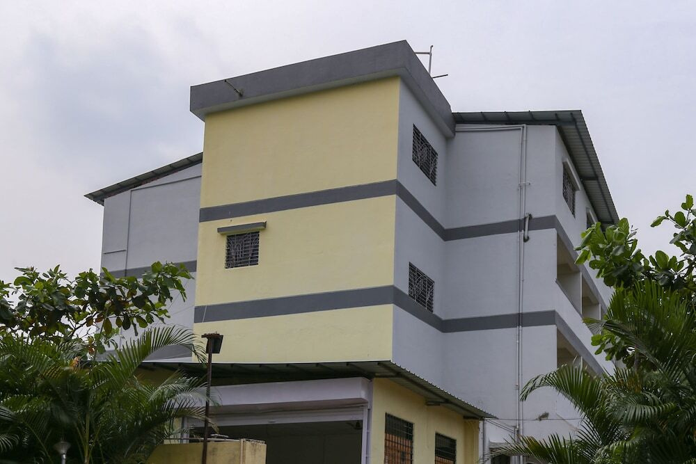 OYO 22066 Hotel Mayur