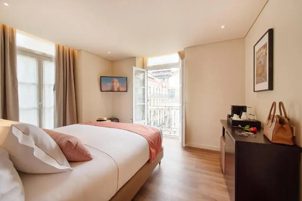 Standard Double room with balcony and with city view (full double bed)