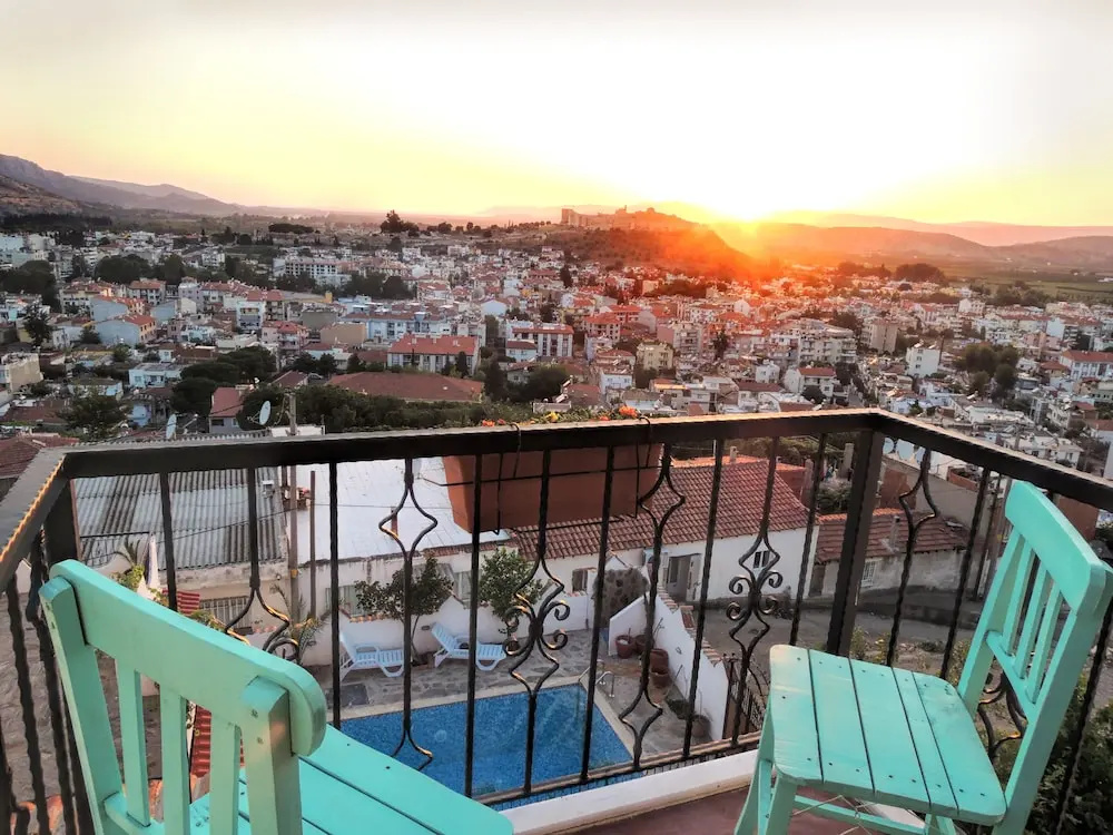 Comfort Double room with balcony and with city view (full double bed)