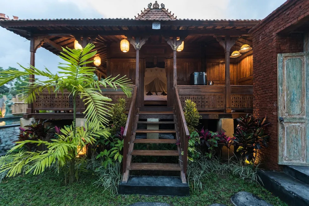 Kawan Antique Ubud Villa