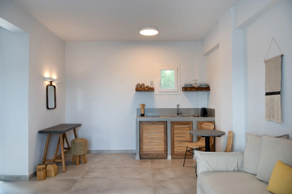 Deluxe Apartment with balcony and with pool view
