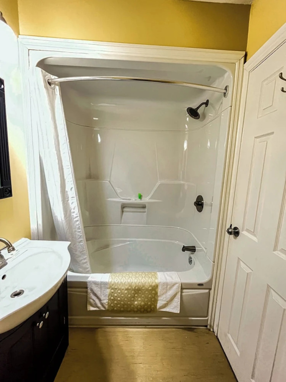 Economy Quadruple room