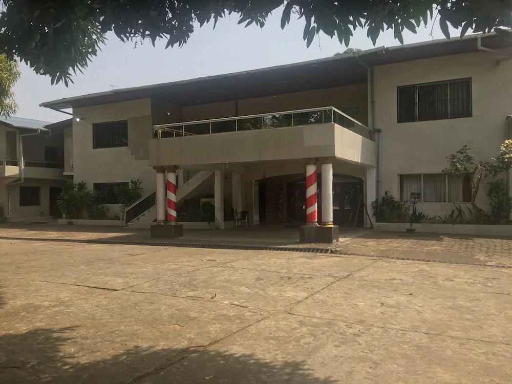 Embassy Suites Hotels & Restaurant - фото 13