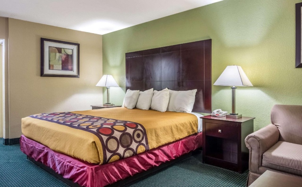 Econo Lodge Mansfield — 5