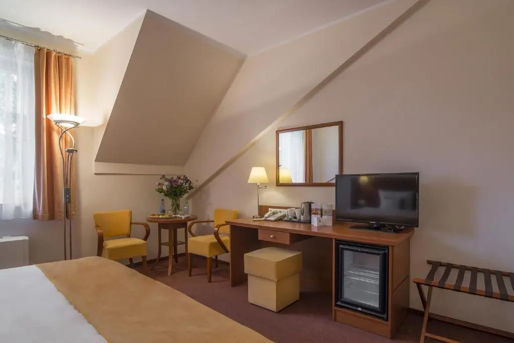 Classic Double room (full double bed)