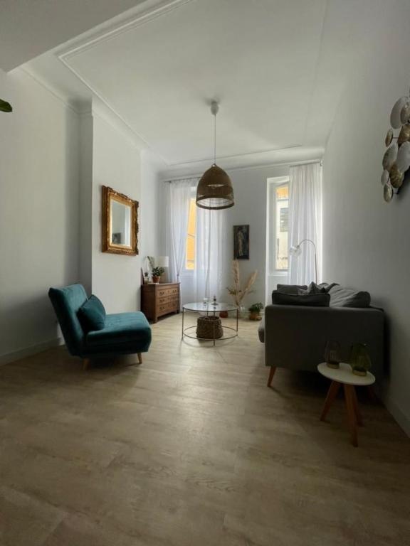 ELEGANT apt in the heart of MARSEILLE