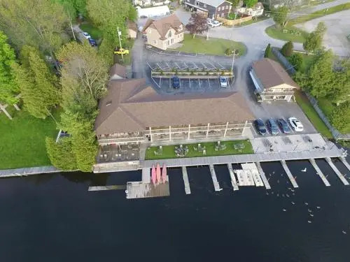 Kit Wat Motel Restaurant & Marina