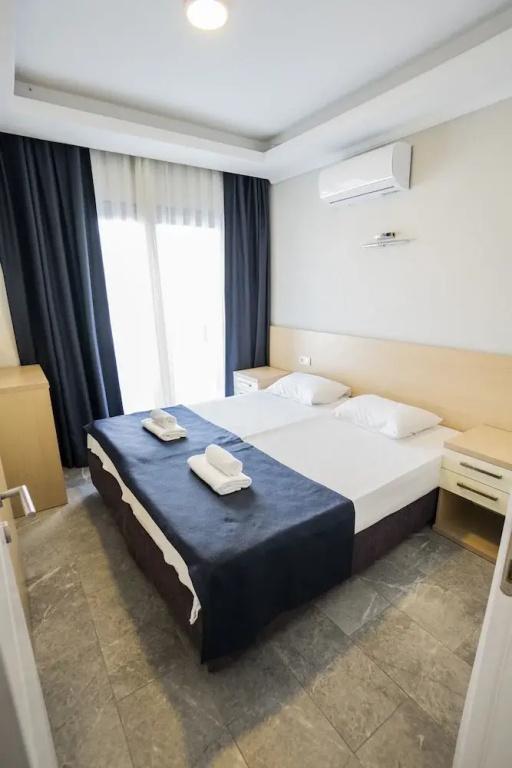 Standard Double room with city view (full double bed)