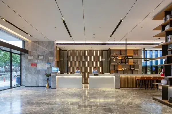 Lobby & Reception