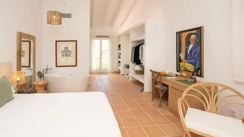 Suite with balcony
