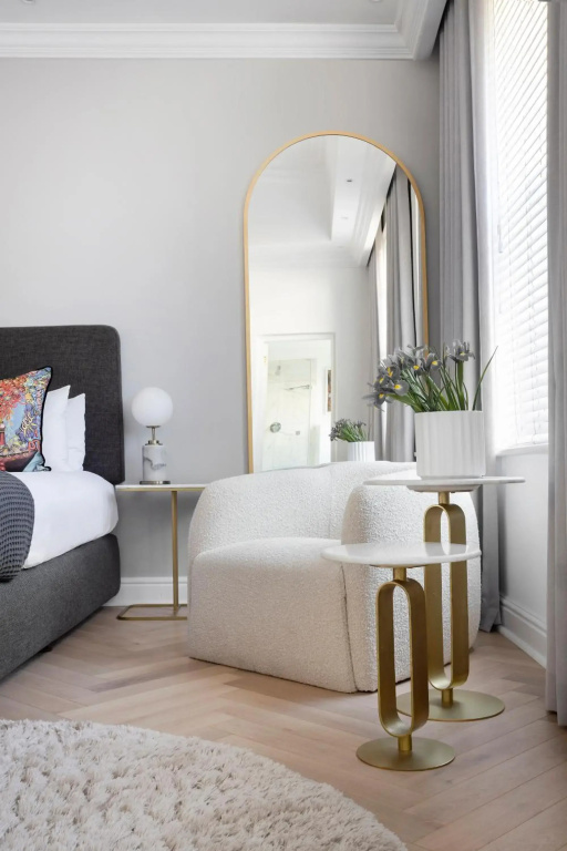 The Clarendon - Fresnaye