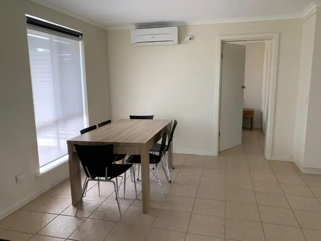 3 Bedrooms Apartment